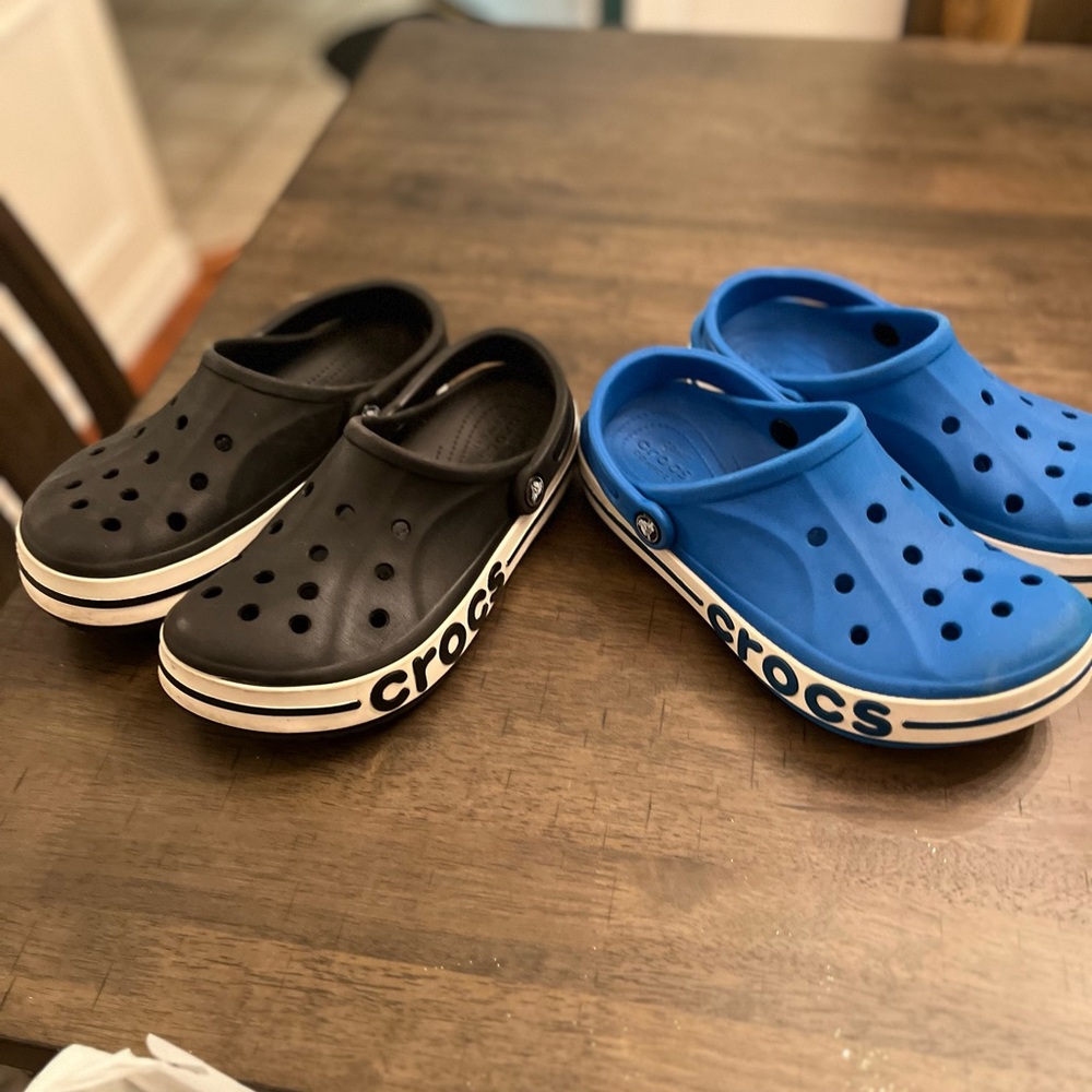 Steve Madden purse and crocs - Picture 5 of 7